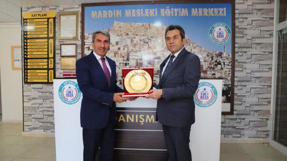Mesleki ve Teknik Eğitim Genel Müdürü Sayın Osman Nuri GÜLAY Mardin Artuklu Mesleki Eğitim Merkezini Ziyaret Etti