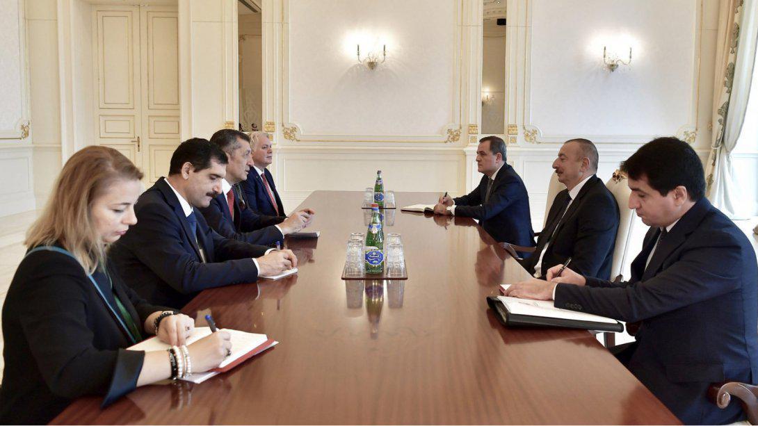 Millî Eğitim Bakanı Ziya Selçuk ve Yanındaki Heyet Azerbaycan'da