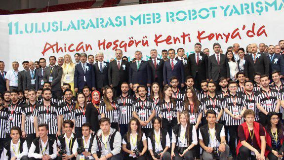 Sayın Bakanımız İsmet YILMAZın açılışını yaptığı 11. Uluslararası MEB Robot Yarışması Konya da başladı