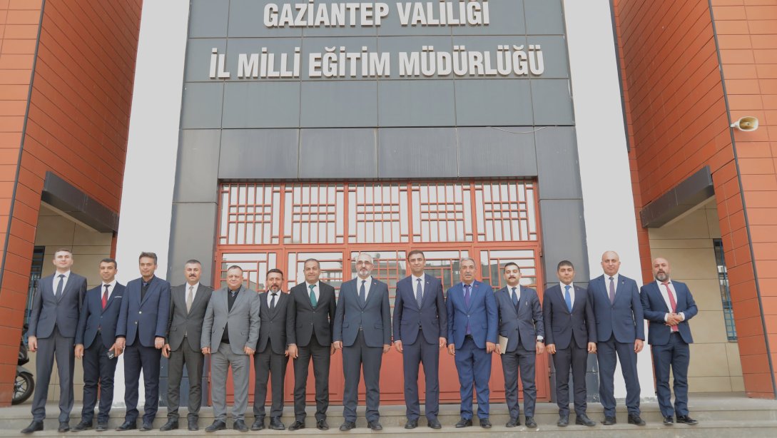 GENEL MÜDÜRÜMÜZ ALİ KARAGÖZ'ÜN KATILIMI İLE GAZİANTEP MESLEKİ VE TEKNİK EĞİTİMİ DEĞERLENDİRME TOPLANTISI YAPILDI