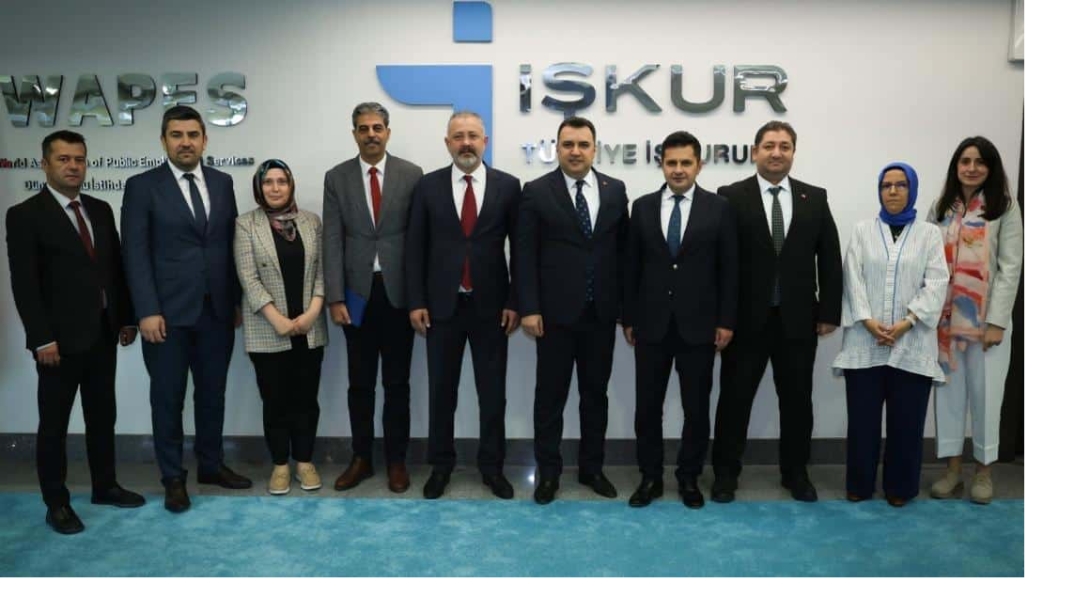 MESLEKİ VE TEKNİK EĞİTİM GENEL MÜDÜR V. SALİH KAYGUSUZ BERABERİNDEKİ HEYET İLE İŞKUR'U ZİYARET ETTİ. 